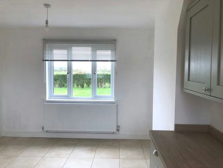 Semi-detached house to rent on - Photo 5