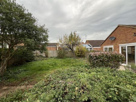 3 bedroom bungalow to rent - Photo 2