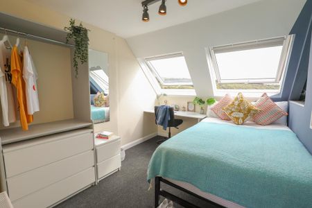 9 bedroom house of multiple occupation to rent - Photo 4