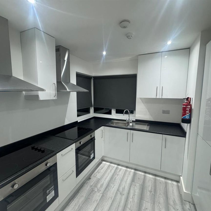 The Avenue, Harrow - Photo 1