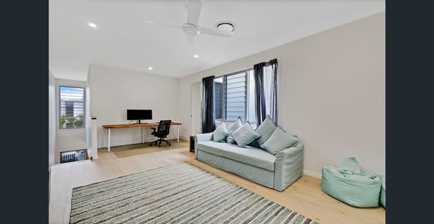 Fully Furnished 4 Bedroom Beachside Comfort Awaits! - Photo 1