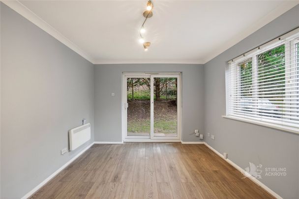 Birchend Close, South Croydon, CR2 7DS - Photo 1