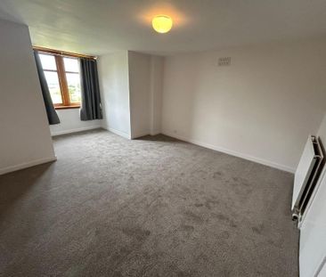 4 bedroom detached house to rent - Photo 4