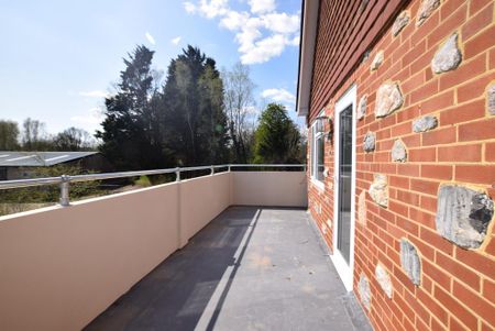 2 bedroom apartment to rent - Photo 2