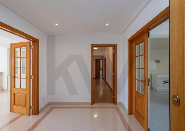 Apartamento T4 em Lisboa