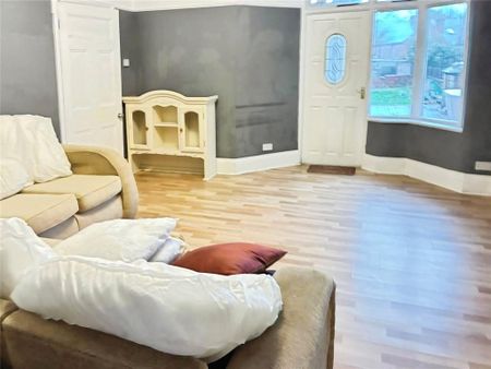 3 bedroom semi-detached house to rent - Photo 3