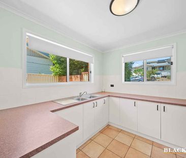 Spacious, Fully Detached Townhouse in a Quiet Queanbeyan Pocket - Photo 6