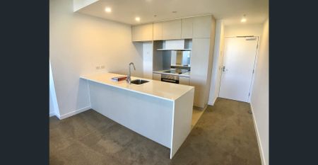 Brilliant Location with Train Station Downstairs!! - Photo 5