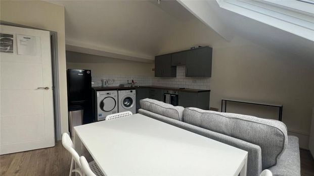 3 bedroom apartment to rent - Photo 1