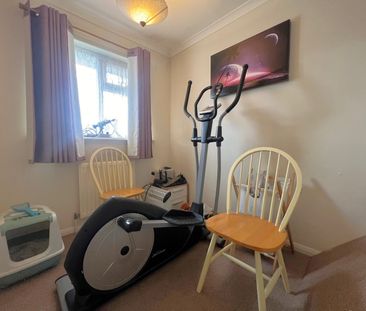 3 bedroom semi-detached house to rent - Photo 2