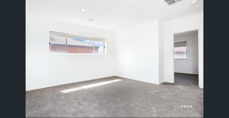 Premium Family Living in Featherbrook - Photo 2