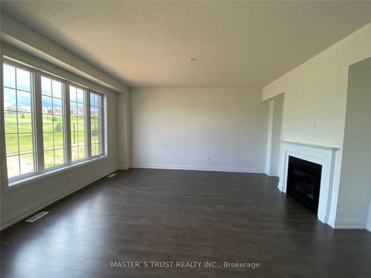 For Lease - 102 Frank Kelly Drive, East Gwillimbury, Ontario - Photo 1