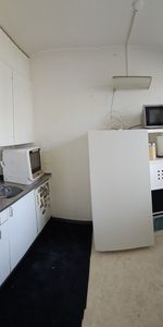 11/2-ROOM APARTMENT IN ZURICH – DISTRICT 9 ALTSTETTEN, FURNISHED, TEMPORARY - Photo 3