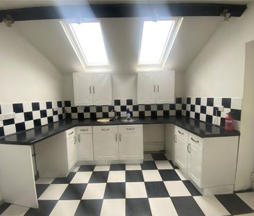 2 bedroom semi-detached house to rent - Photo 2