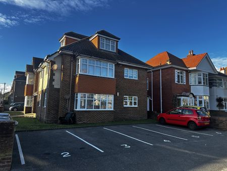 Pinecliffe Avenue, Southbourne - Photo 4