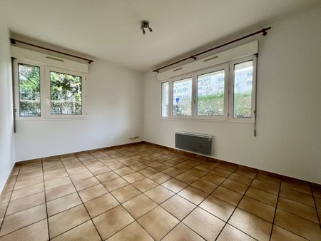 Location Appartement 2 pièces 32m² VELIZY VILLACOUBLAY 78140 - Photo 3