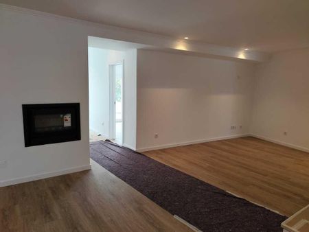 3 Bedroom House with garden, Caparide, Cascais - Photo 5