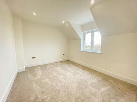 Wath Lane, Lincoln, South Hykeham - Photo 2