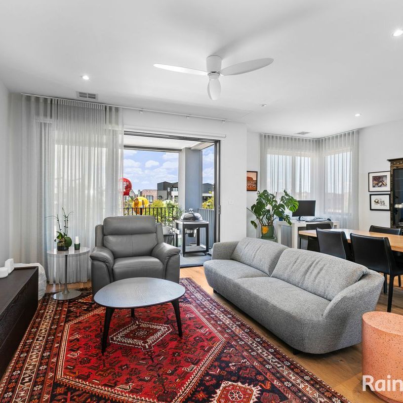 Stunning Home In Family Friendly Location! - Photo 1