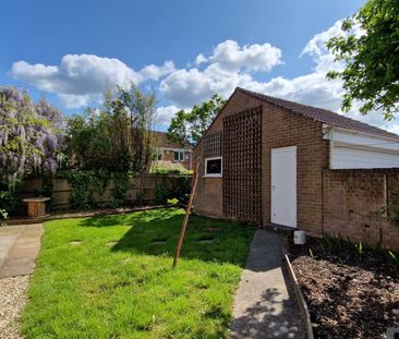 4 bed detached house to rent in Kingston Close, Taunton - Photo 1