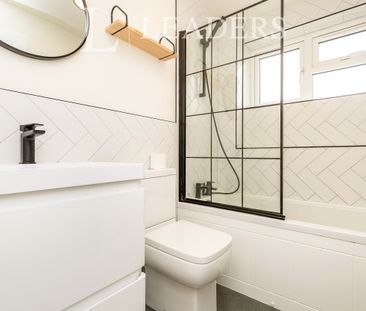 3 bedroom mid-terrace to rent Meadow Gardens, Buckingham MK18 1BJ - Photo 6