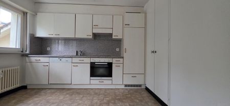 HELLE 4.5-ZIMMER-WOHNUNG MIT SONNIGEM BALKON IN LIESTAL! - Foto 2