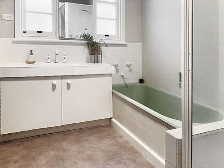 57 Sternberg Street, Kennington - Photo 5