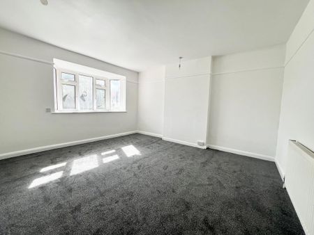 4 bedroom end of terrace house to rent - Photo 3