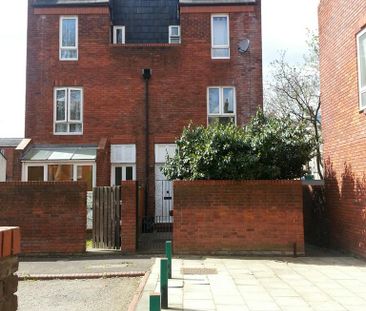 4 bedroom townhouse to rent - Photo 4