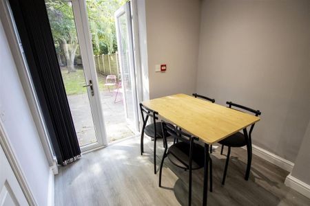 6 bedroom house to rent - Photo 4