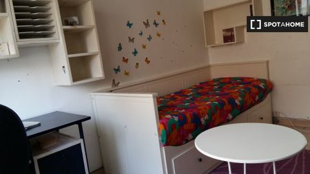 Viale Val Padana, Rome, Lazio 00141 - Photo 2