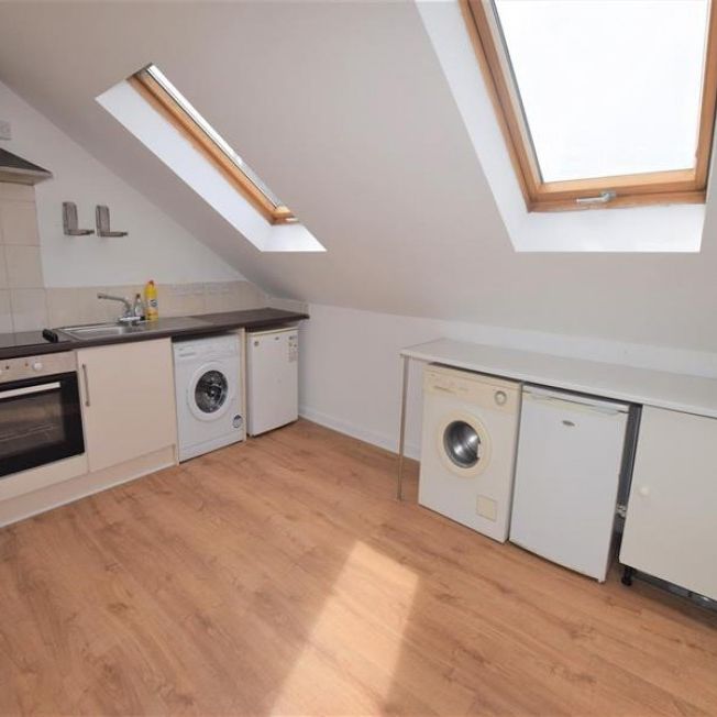 1 Bedroom Apartment To Let - Photo 1