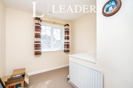 4 bedroom house to rent Arundel Drive, Fareham, PO16 - Photo 5