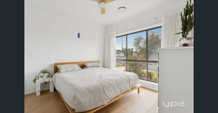 Spacious 5 bedroom Family Home in Quiet Tootgarook Location - Photo 2