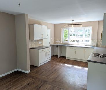 3 bedroom detached house to rent - Photo 5