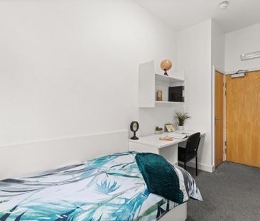 1 bedroom in a house share to rent - Photo 3