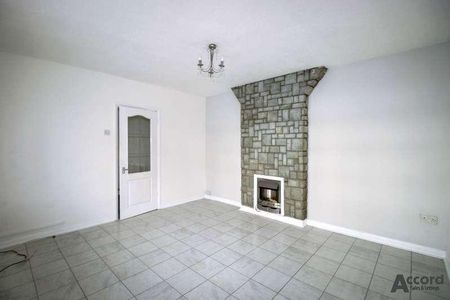 Leyburn Crescent, Romford, RM3 - Photo 2