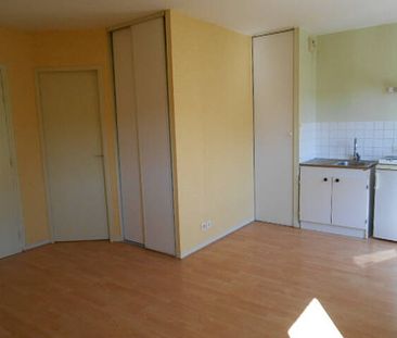 Location appartement 1 pièce 25 m² à Bourg-en-Bresse (01000) - Photo 4