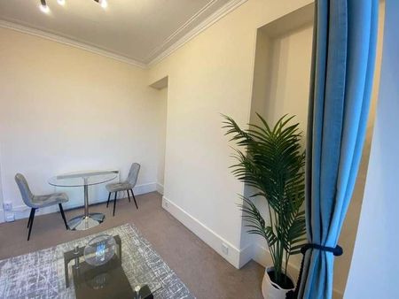 Rosemount Viaduct, City Centre, Aberdeen, AB25 - Photo 2