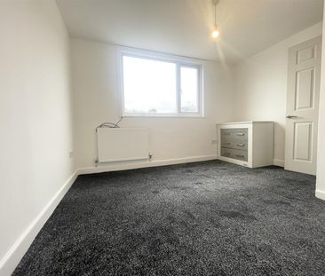 3 bed terraced house to rent in Laithe Street, Burnley, BB11 - Photo 3