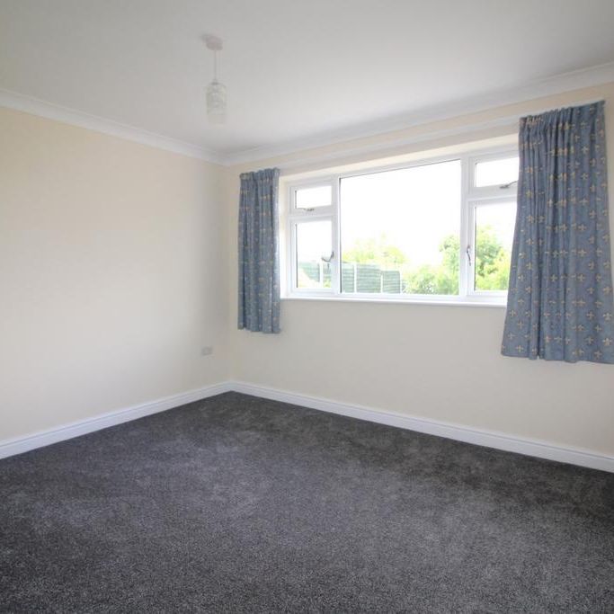 2 bedroom bungalow to rent - Photo 1