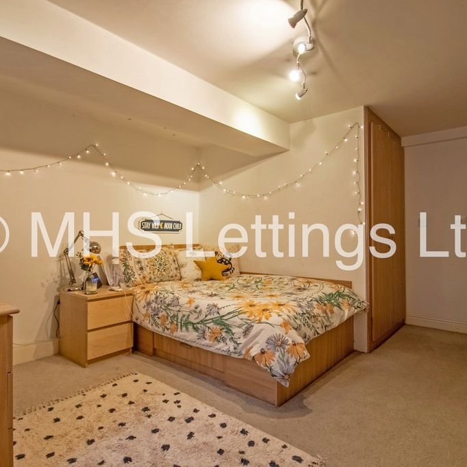 Flat 1, 205 Belle Vue Road, Leeds, LS3 1HG - Photo 1