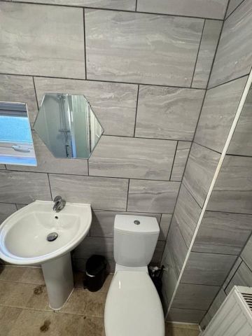 Room in a Shared House, Beulah Road, CR7 - Photo 5