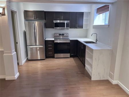 For Lease - 44 Highland Terrace, Bradford West Gwillimbury, Ontario - Photo 4