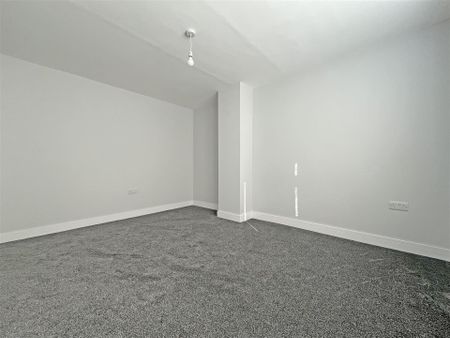 3 bedroom End of terrace house to rent - Photo 2