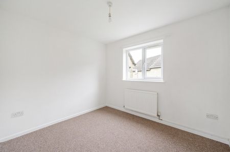Colliers Wood, Nailsworth, Stroud, Gloucestershire, GL6 - Photo 2