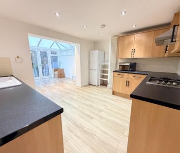 3 bedroom semi-detached house to rent - Photo 5