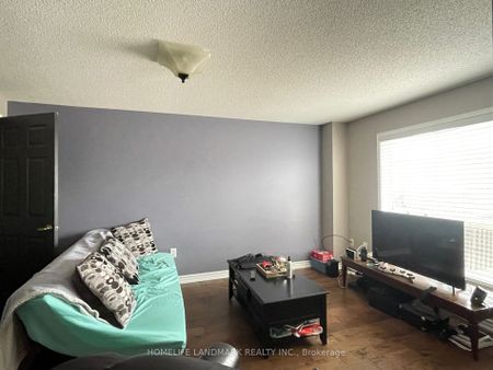 Semi-Detached Home For Lease | S8117210 - Photo 3