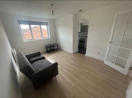 1 bedroom flat to rent - Photo 2