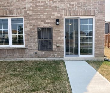 For Lease - 31 Pumpkin Corner Crescent, Barrie, Ontario - Photo 6